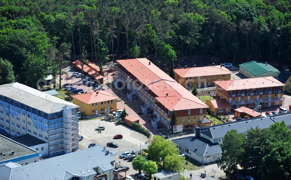 Aerial photograph Zempin - View at the holiday flat complex Ostseepark. The real estate company Odebrecht und Partner built 50 flats on the ground next to the Wikinger hotel