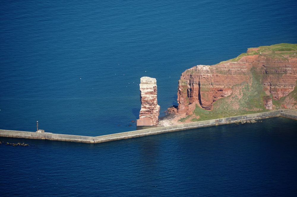 Helgoland from above - The detached rock needle / surf pillars Tall Anna on Helgoland in Schleswig-Holstein