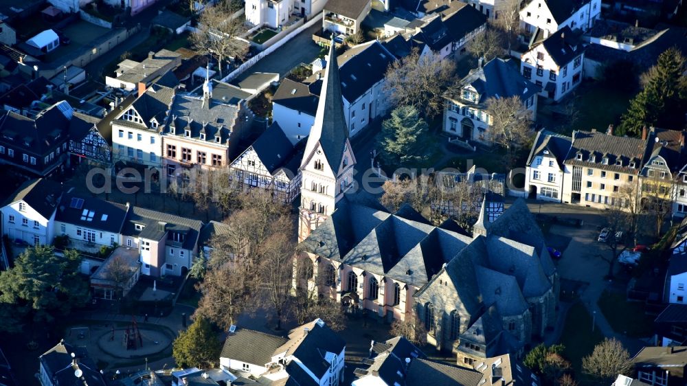 Bad Honnef from the bird's eye view: The parish church of St. Johann Baptist in Bad Honnef in the state North Rhine-Westphalia, Germany