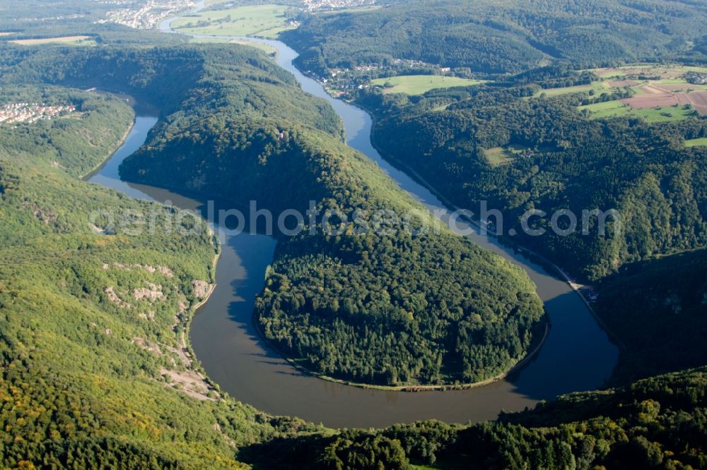 Aerial photograph Mettlach - The horse shoe bend of the river Saar in the district of Mettlach in the state of Saarland. The river runs through the Saargau region
