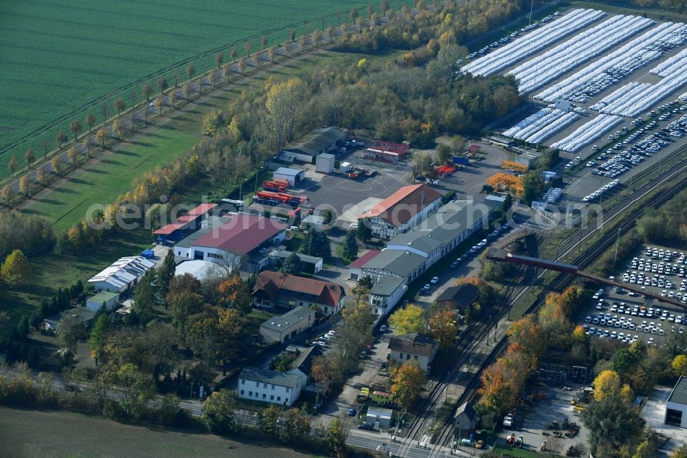 Aerial photograph Sülzetal - Building and production halls on the premises of DKM Dodendorfer Kunststoff- and Metalltechnik GmbH Am Bahnhof in the district Dodendorf in Suelzetal in the state Saxony-Anhalt, Germany