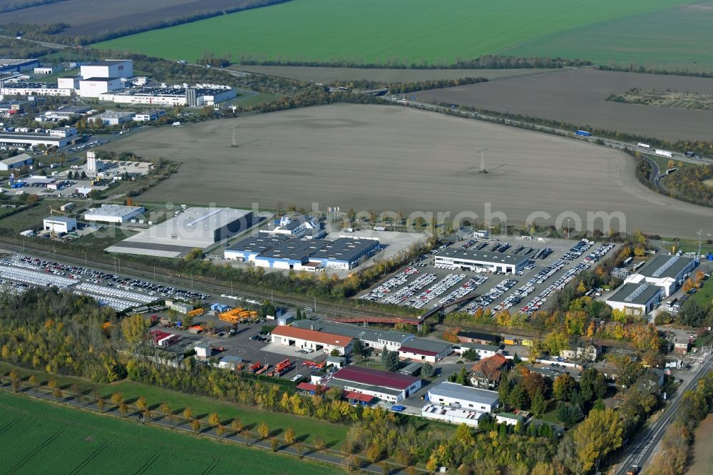 Sülzetal from above - Building and production halls on the premises of DKM Dodendorfer Kunststoff- and Metalltechnik GmbH Am Bahnhof in the district Dodendorf in Suelzetal in the state Saxony-Anhalt, Germany
