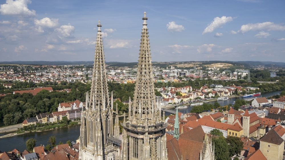 Regensburg from the bird's eye view: Cathedral of St Peter in the center of the historic Old Town of Regensburg in Bavaria