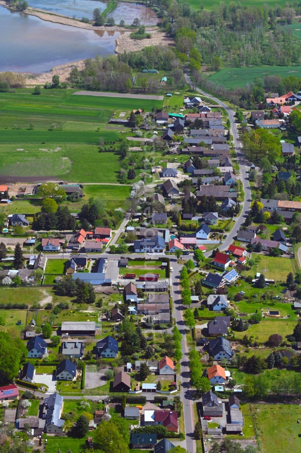 Aerial photograph Bärenbrück - Village view along Dorfstrasse in Baerenbrueck in the state Brandenburg, Germany