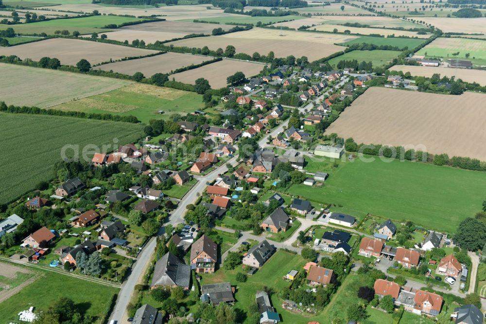 Niendorf-Stecknitz from above - Village view of Niendorf-Stecknitz in the state Schleswig-Holstein