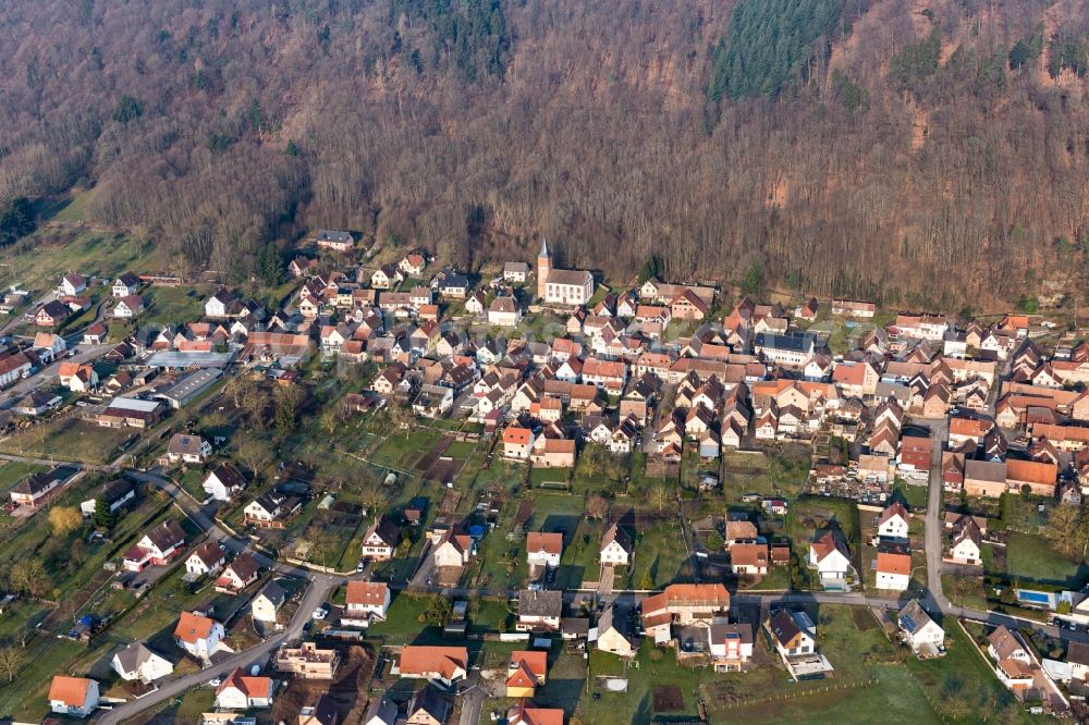 Ernolsheim-les-Saverne from the bird's eye view: Village - view on the edge of agricultural fields and farmland in Ernolsheim-les-Saverne in Grand Est, France