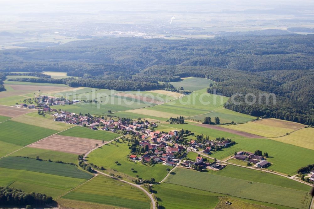Allmendingen from the bird's eye view: Village - view on the edge of agricultural fields and farmland in Allmendingen in the state Baden-Wuerttemberg, Germany