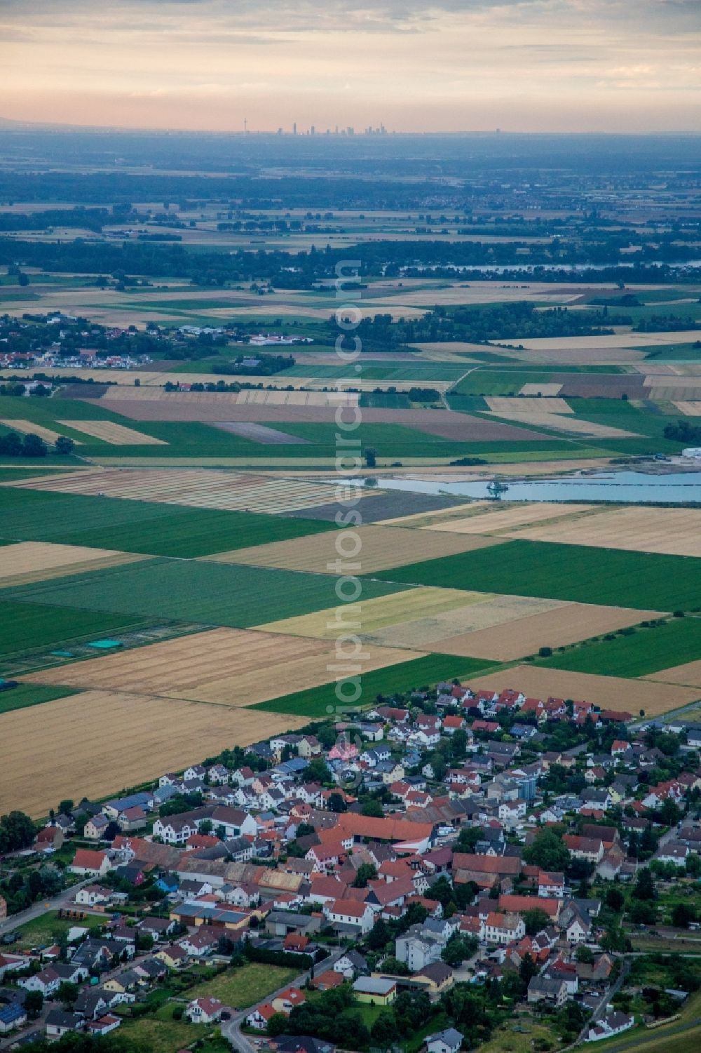 Worms from above - Village - view on the edge of agricultural fields and farmland in the district Ibersheim in Worms in the state Rhineland-Palatinate, Germany