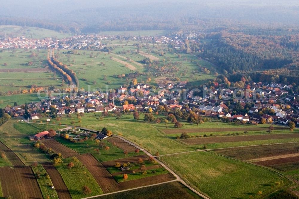 Aerial photograph Ettlingen - Village - view on the edge of agricultural fields and farmland in the district Schluttenbach in Ettlingen in the state Baden-Wuerttemberg, Germany