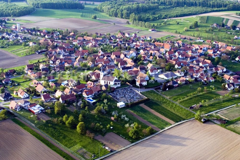 Aerial photograph Schoenenbourg - Village - view on the edge of agricultural fields and farmland in Schoenenbourg in Grand Est, France