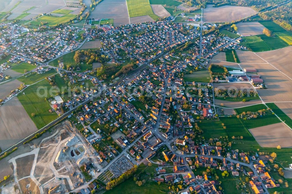 Aerial photograph Sessenheim - Village - view on the edge of agricultural fields and farmland in Sessenheim in Grand Est, France