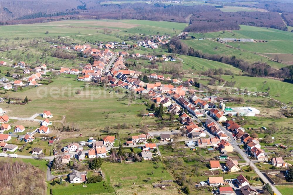 Aerial photograph Weislingen - Village - view on the edge of agricultural fields and farmland in Weislingen in Grand Est, France