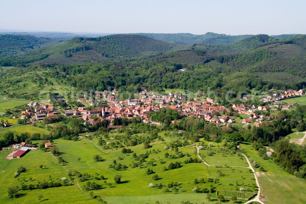 Aerial photograph Weiterswiller - Village - view on the edge of agricultural fields and farmland in Weiterswiller in Grand Est, France