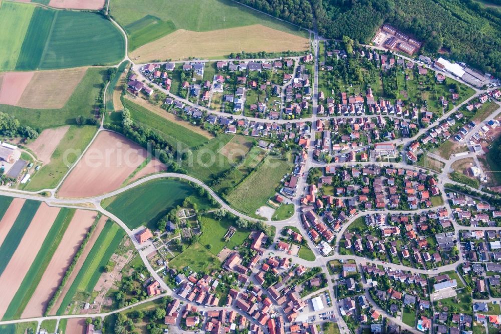 Zaisersweiher from the bird's eye view: Village - view on the edge of agricultural fields and farmland in Zaisersweiher in the state Baden-Wurttemberg, Germany