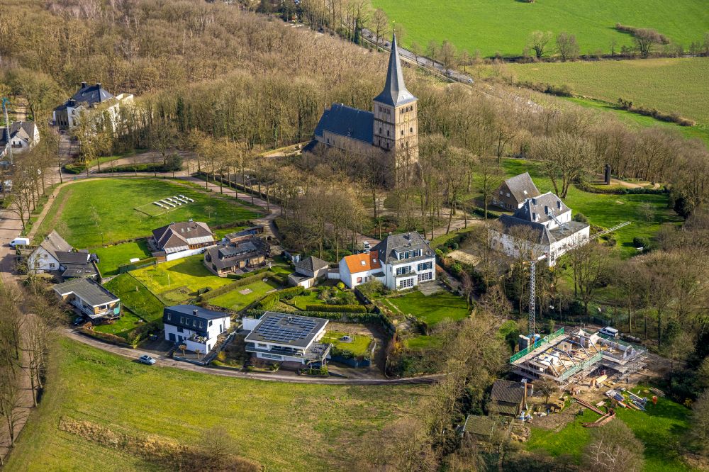 Aerial photograph Elten - Village - view on the edge of forested areas in Elten in the state North Rhine-Westphalia, Germany