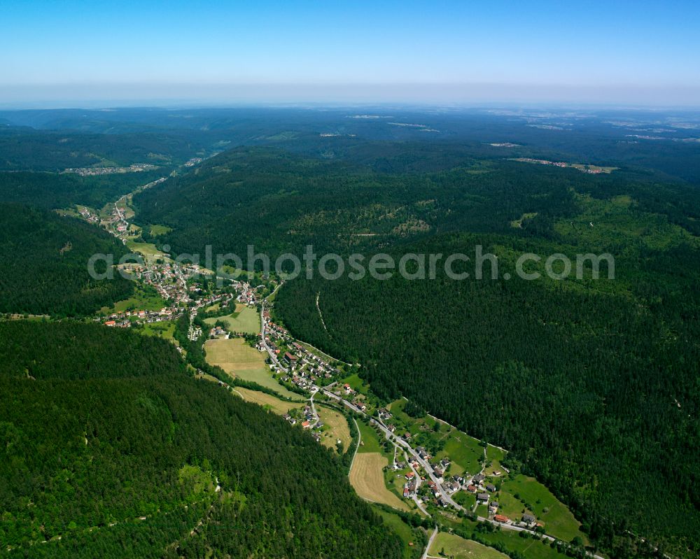Enzklösterle from the bird's eye view: Village - view on the edge of forested areas in Enzklösterle in the state Baden-Wuerttemberg, Germany