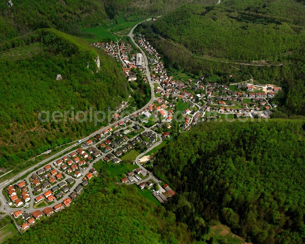 Aerial photograph Geislingen an der Steige - Village - view on the edge of forested areas in Geislingen an der Steige in the state Baden-Wuerttemberg, Germany