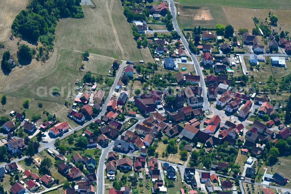 Aerial image Gethles - Village - view on the edge of forested areas on street An der Hauptstrasse in Gethles in the state Thuringia, Germany