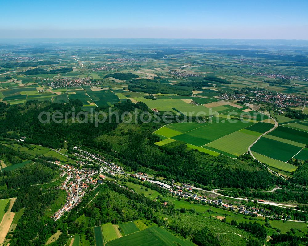 Gündringen from the bird's eye view: Village - view on the edge of forested areas in Gündringen in the state Baden-Wuerttemberg, Germany