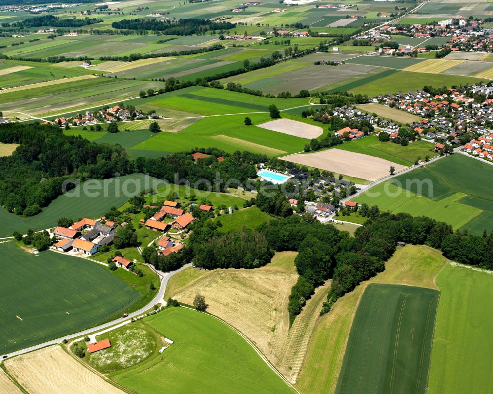 Aerial photograph Graming - Village - view on the edge of forested areas in Graming in the state Bavaria, Germany