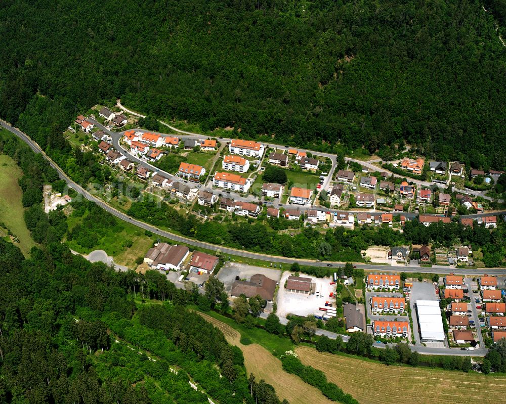 Aerial image Iselshausen - Village - view on the edge of forested areas in Iselshausen in the state Baden-Wuerttemberg, Germany