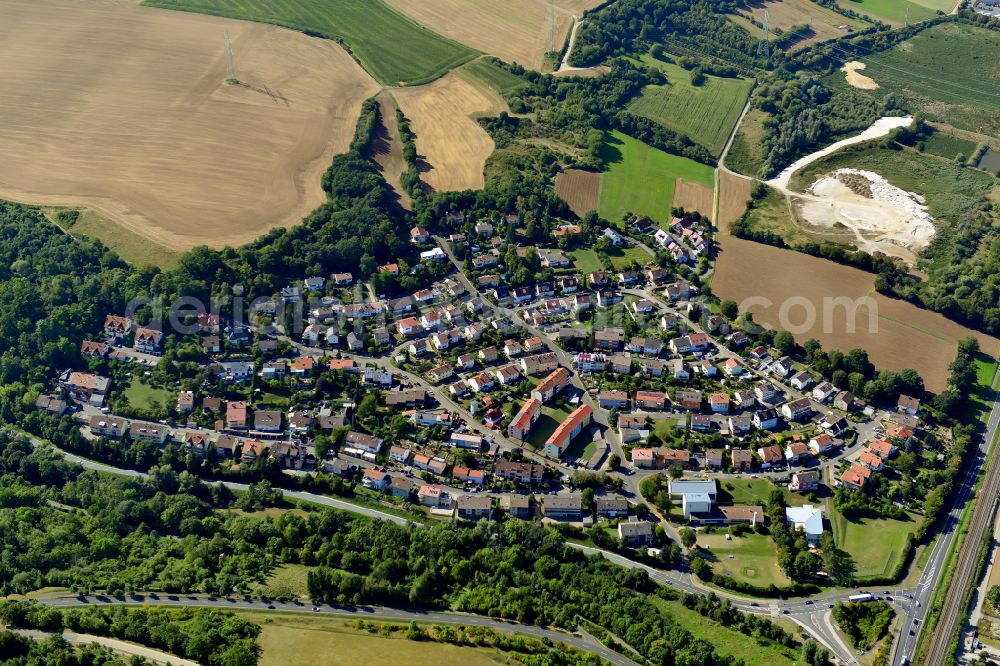 Aerial photograph Kleinochsenfurt - Village - view on the edge of forested areas in Kleinochsenfurt in the state Bavaria, Germany