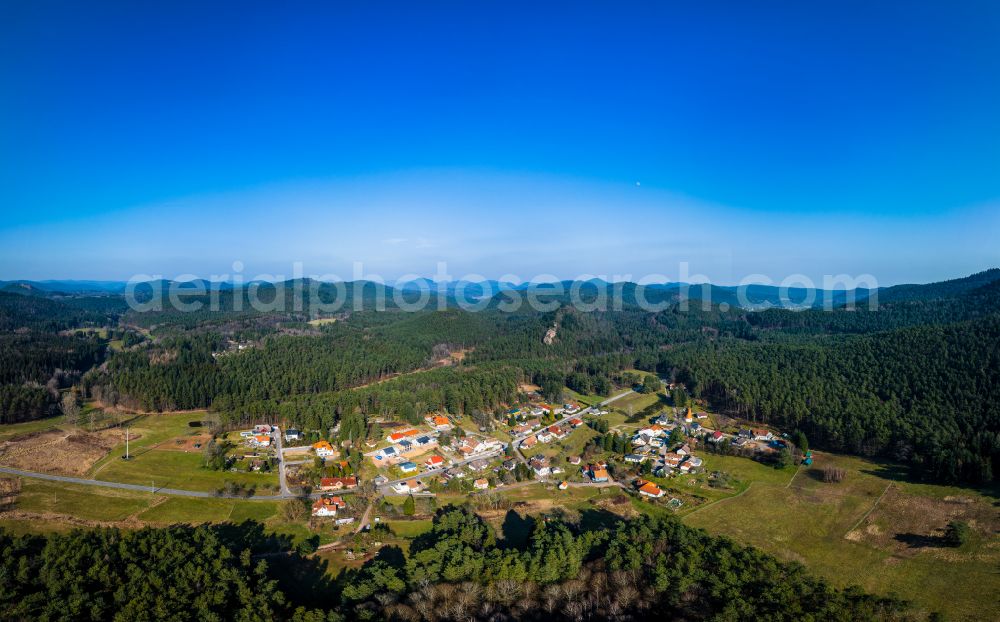 Aerial image Lauterschwan - Village - view on the edge of forested areas in Lauterschwan in the state Rhineland-Palatinate, Germany