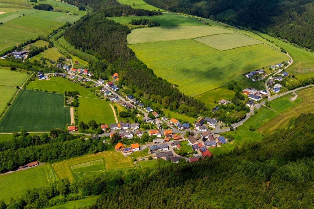 Aerial image Nieder-Schleidern - Village - view on the edge of forested areas in Nieder-Schleidern in the state Hesse, Germany