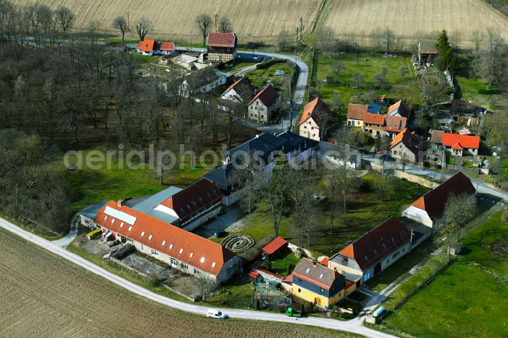 Aerial photograph Tännich - Village - view on the edge of forested areas in Taennich in the state Thuringia, Germany