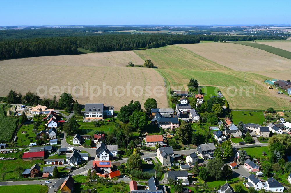 Aerial photograph Wellsdorf - Village - view on the edge of forested areas in Wellsdorf in the state Thuringia, Germany