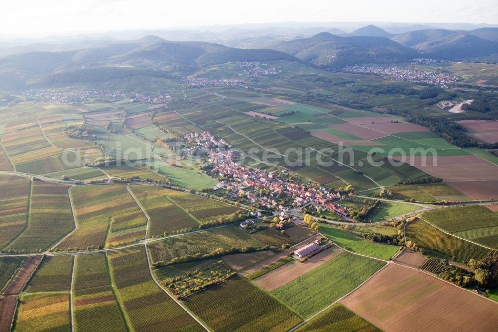 Niederhorbach from the bird's eye view: Village - view on the edge of wine yards in Niederhorbach in the state Rhineland-Palatinate