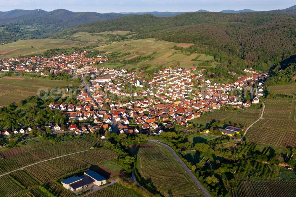 Aerial photograph Rechtenbach - Village - view on the edge of wineyards and forsts in Rechtenbach in the state Rhineland-Palatinate, Germany