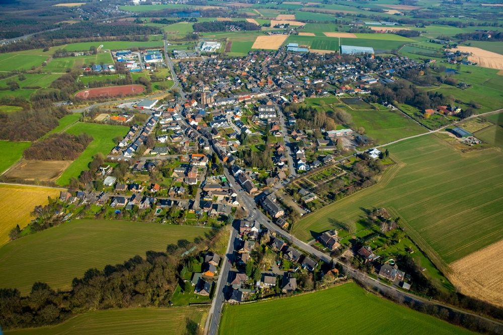 Tönisberg from above - Village view of Toenisberg in the state North Rhine-Westphalia