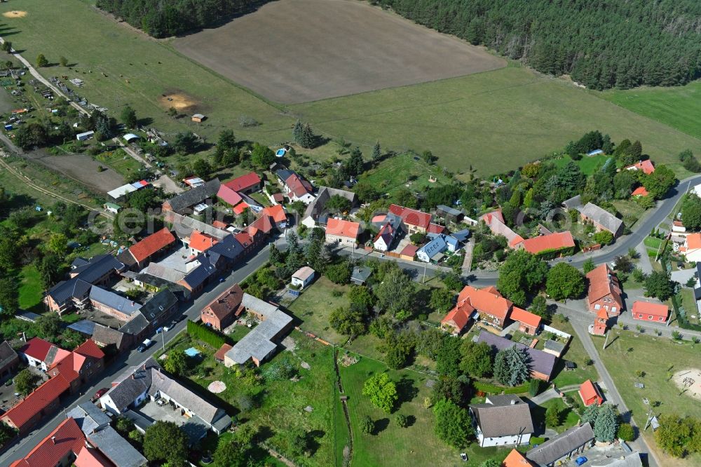 Aerial photograph Uthausen - Village view in Uthausen in the state Saxony-Anhalt, Germany