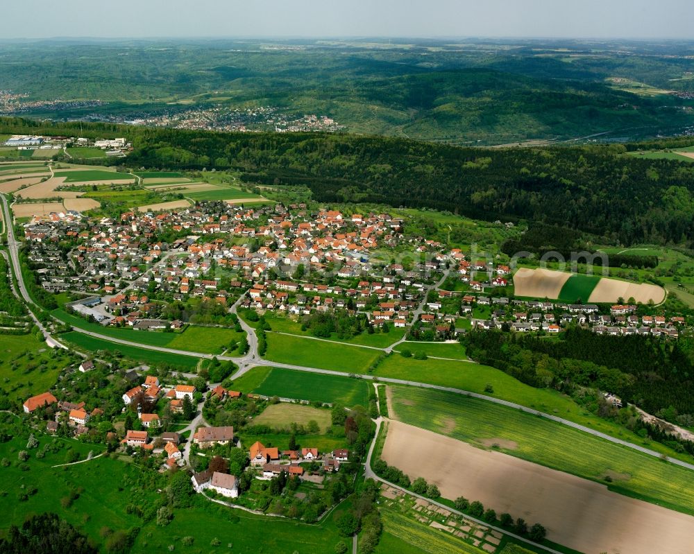 Adelberg from the bird's eye view: Agricultural land and field boundaries surround the settlement area of the village in Adelberg in the state Baden-Wuerttemberg, Germany