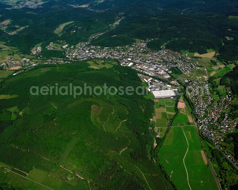 Aerial image Banfe - Agricultural land and field boundaries surround the settlement area of the village in Banfe at Siegerland in the state North Rhine-Westphalia, Germany