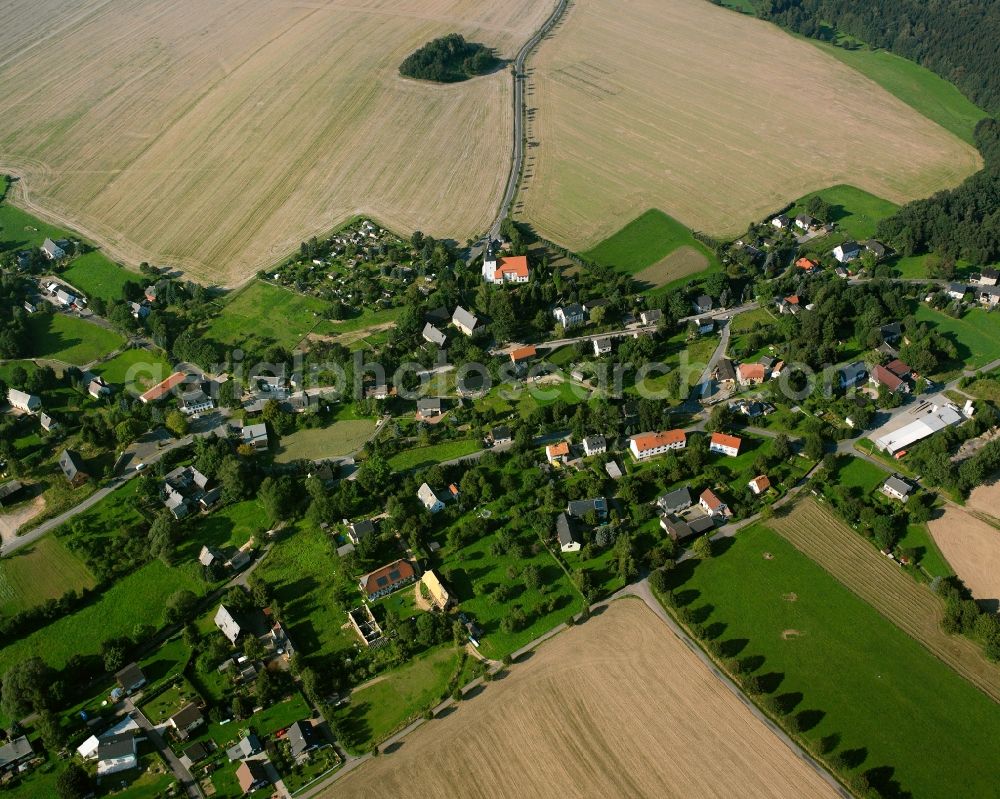 Aerial photograph Frankenstein - Agricultural land and field boundaries surround the settlement area of the village in Frankenstein in the state Saxony, Germany