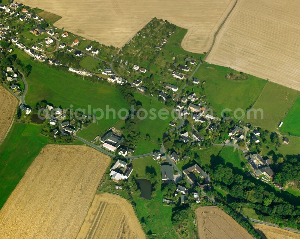 Aerial image Göttendorf - Agricultural land and field boundaries surround the settlement area of the village in Göttendorf in the state Thuringia, Germany