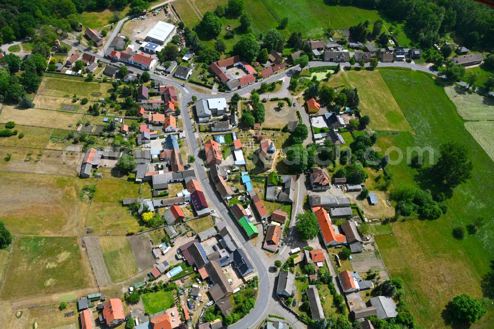 Hundeluft from the bird's eye view: Agricultural land and field boundaries surround the settlement area of the village in Hundeluft in the state Saxony-Anhalt, Germany