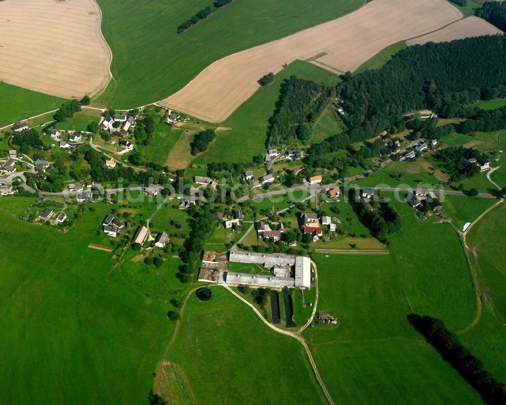 Kleinbobritzsch from the bird's eye view: Agricultural land and field boundaries surround the settlement area of the village in Kleinbobritzsch in the state Saxony, Germany