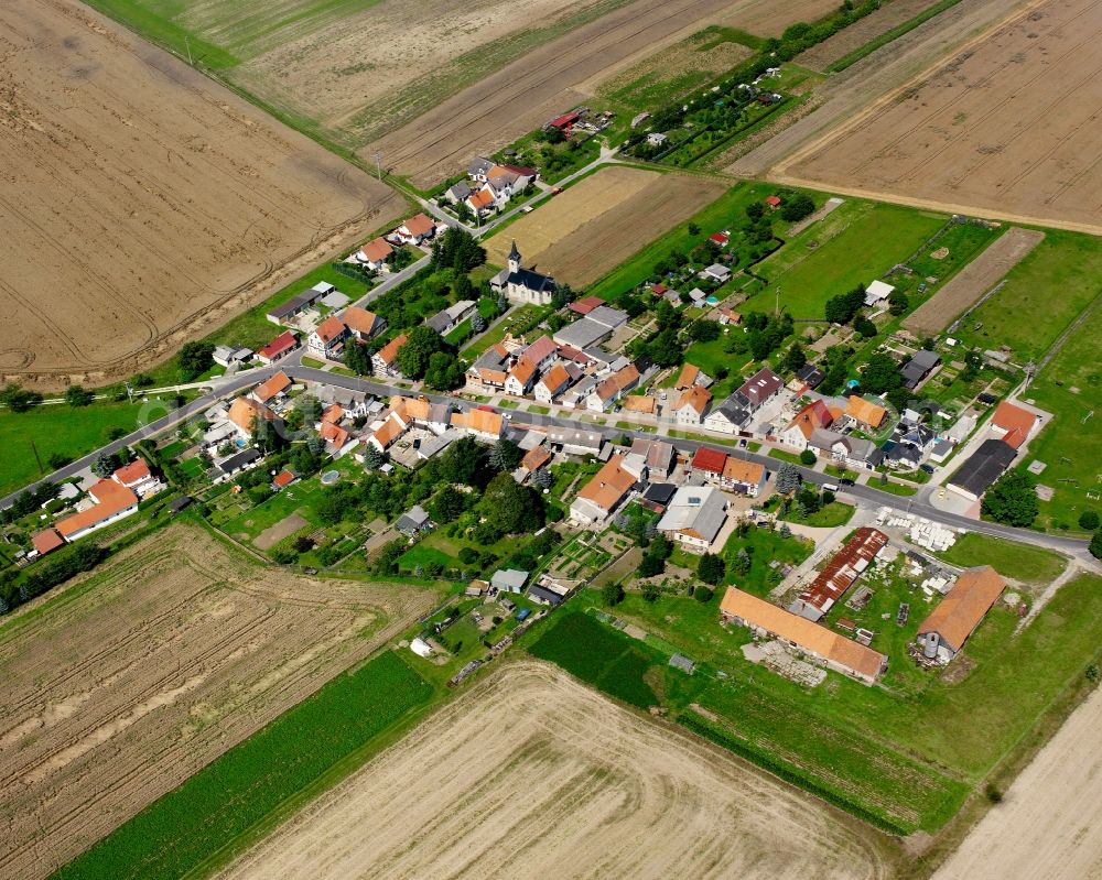 Aerial image Kleinkeula - Agricultural land and field boundaries surround the settlement area of the village in Kleinkeula in the state Thuringia, Germany
