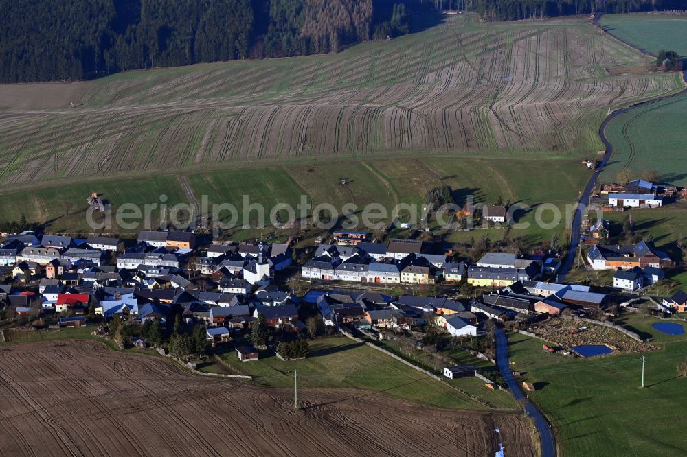 Aerial image Kolba - Agricultural land and field boundaries surround the settlement area of the village in Kolba in the state Thuringia, Germany