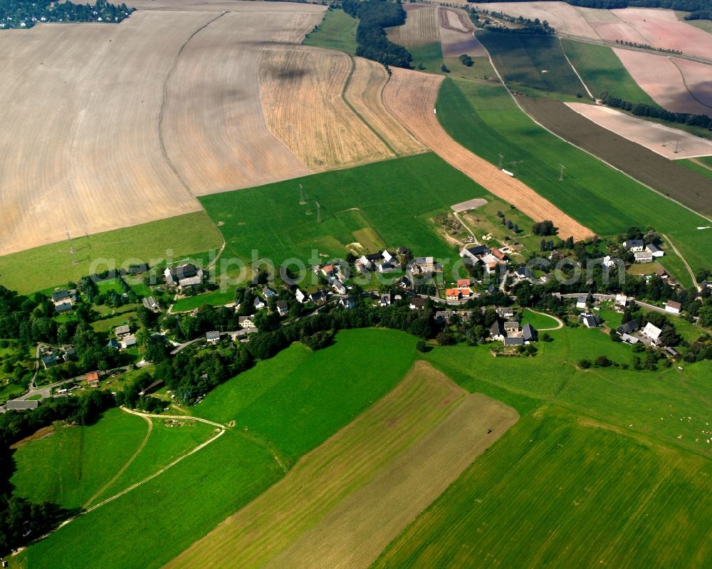 Aerial image Niederwiesa - Agricultural land and field boundaries surround the settlement area of the village in Niederwiesa in the state Saxony, Germany