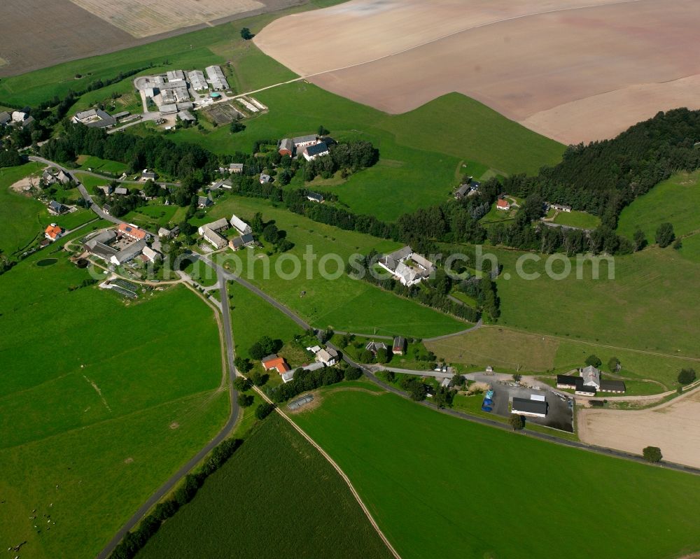 Aerial image Oberbobritzsch - Agricultural land and field boundaries surround the settlement area of the village in Oberbobritzsch in the state Saxony, Germany