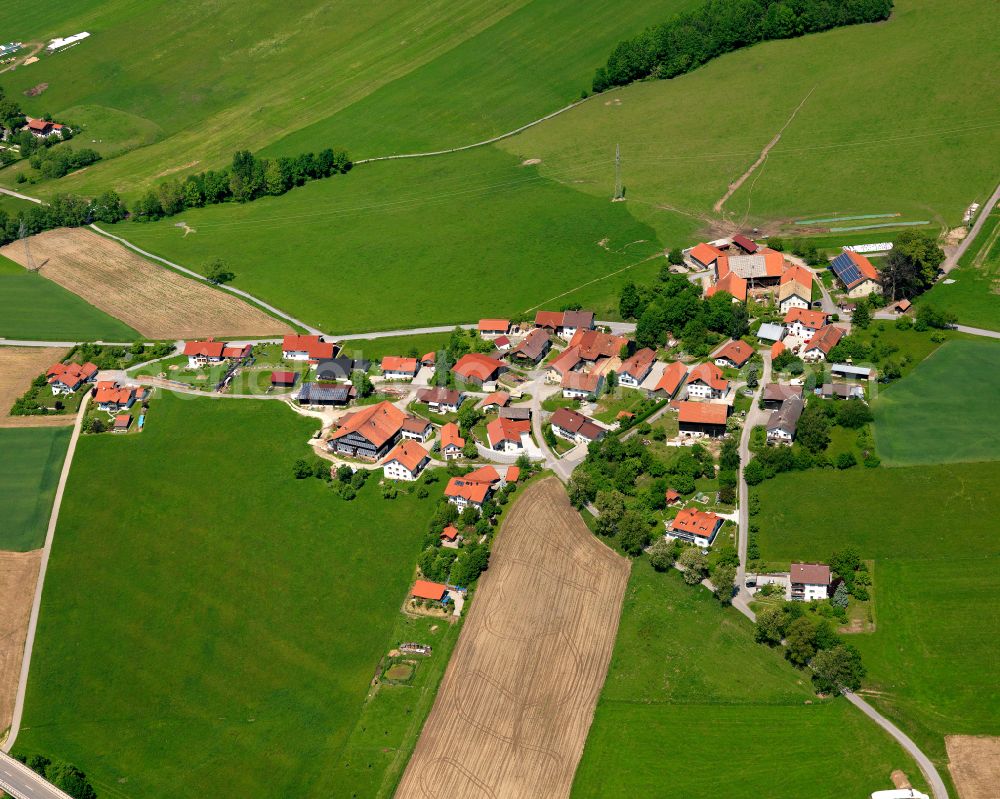 Aerial photograph Oberleinbach - Agricultural land and field boundaries surround the settlement area of the village in Oberleinbach in the state Bavaria, Germany