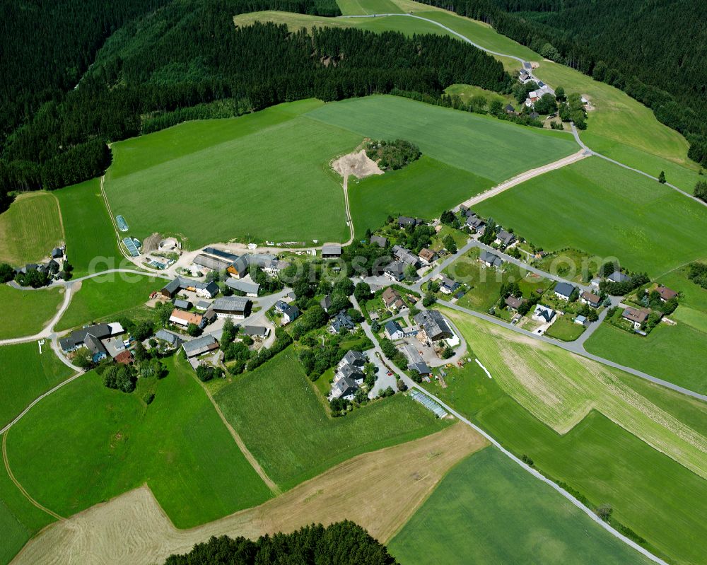 Aerial photograph Rodeck - Agricultural land and field boundaries surround the settlement area of the village in Rodeck in the state Bavaria, Germany