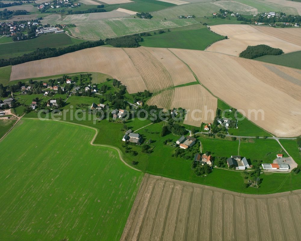 Aerial photograph Seitenhain - Agricultural land and field boundaries surround the settlement area of the village in Seitenhain in the state Saxony, Germany