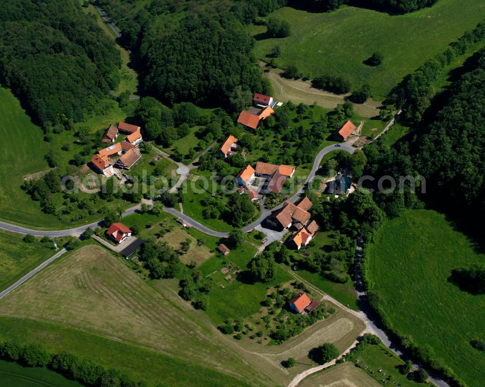 Aerial photograph Sickenberg - Agricultural land and field boundaries surround the settlement area of the village in Sickenberg in the state Thuringia, Germany