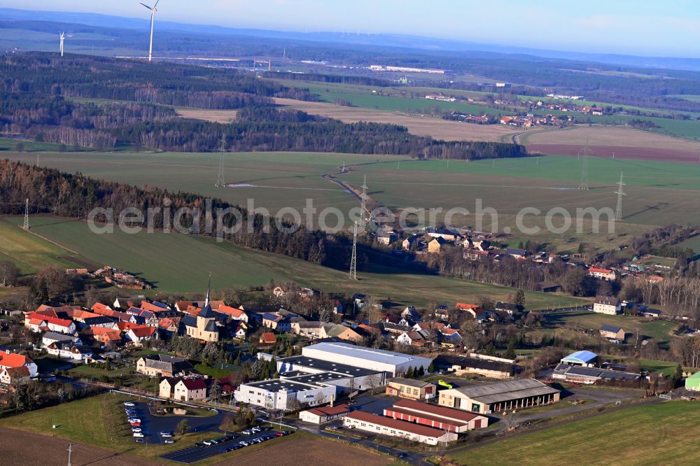 Aerial image Staitz - Agricultural land and field boundaries surround the settlement area of the village in Staitz in the state Thuringia, Germany