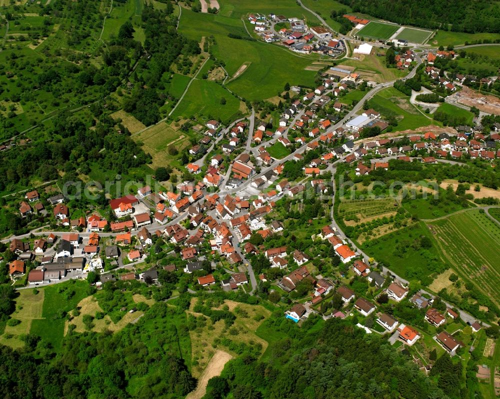 Aerial photograph Steinach - Agricultural land and field boundaries surround the settlement area of the village in Steinach in the state Baden-Wuerttemberg, Germany